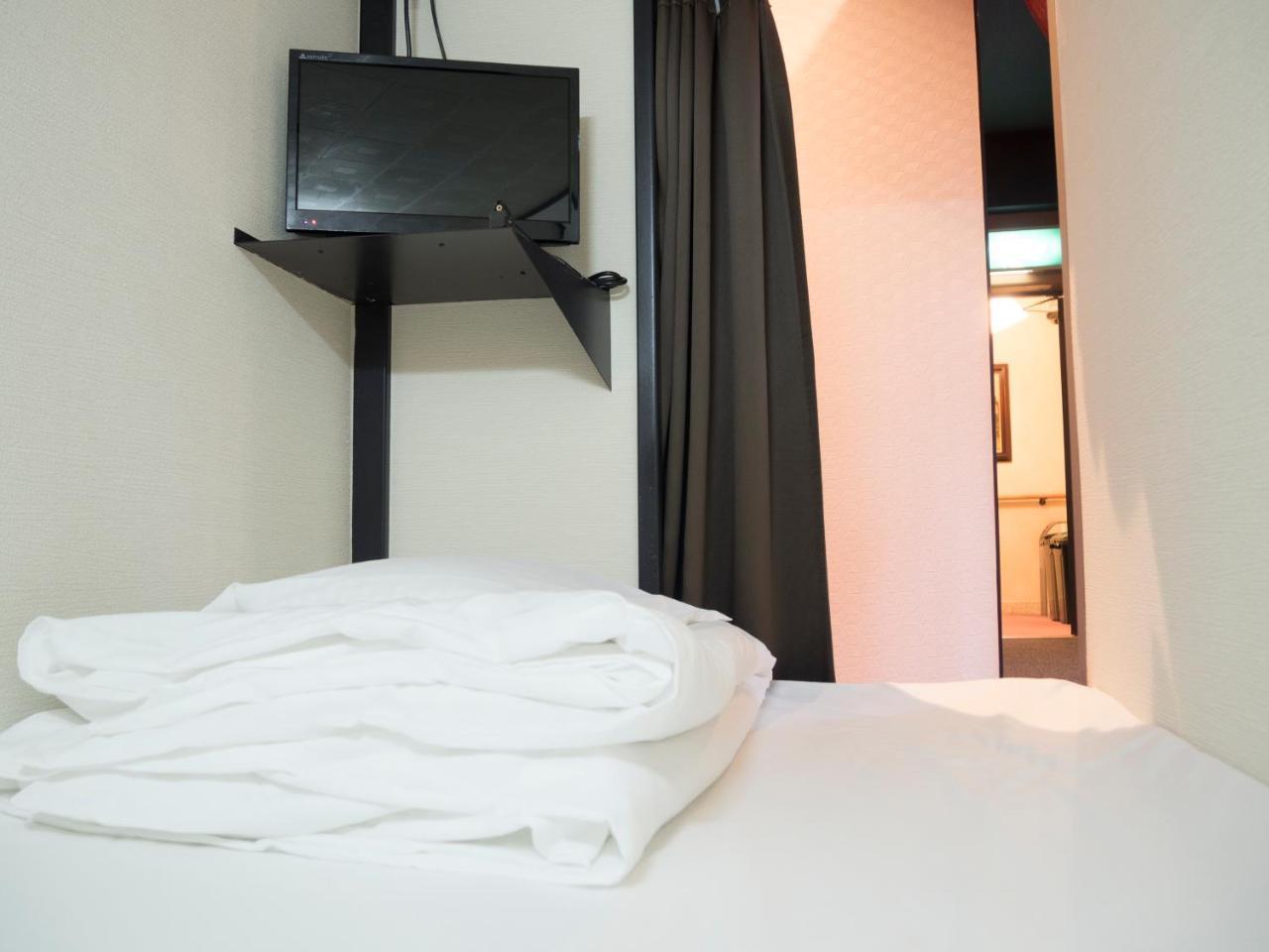 Capsule Hotel Hatagoya Токио Екстериор снимка