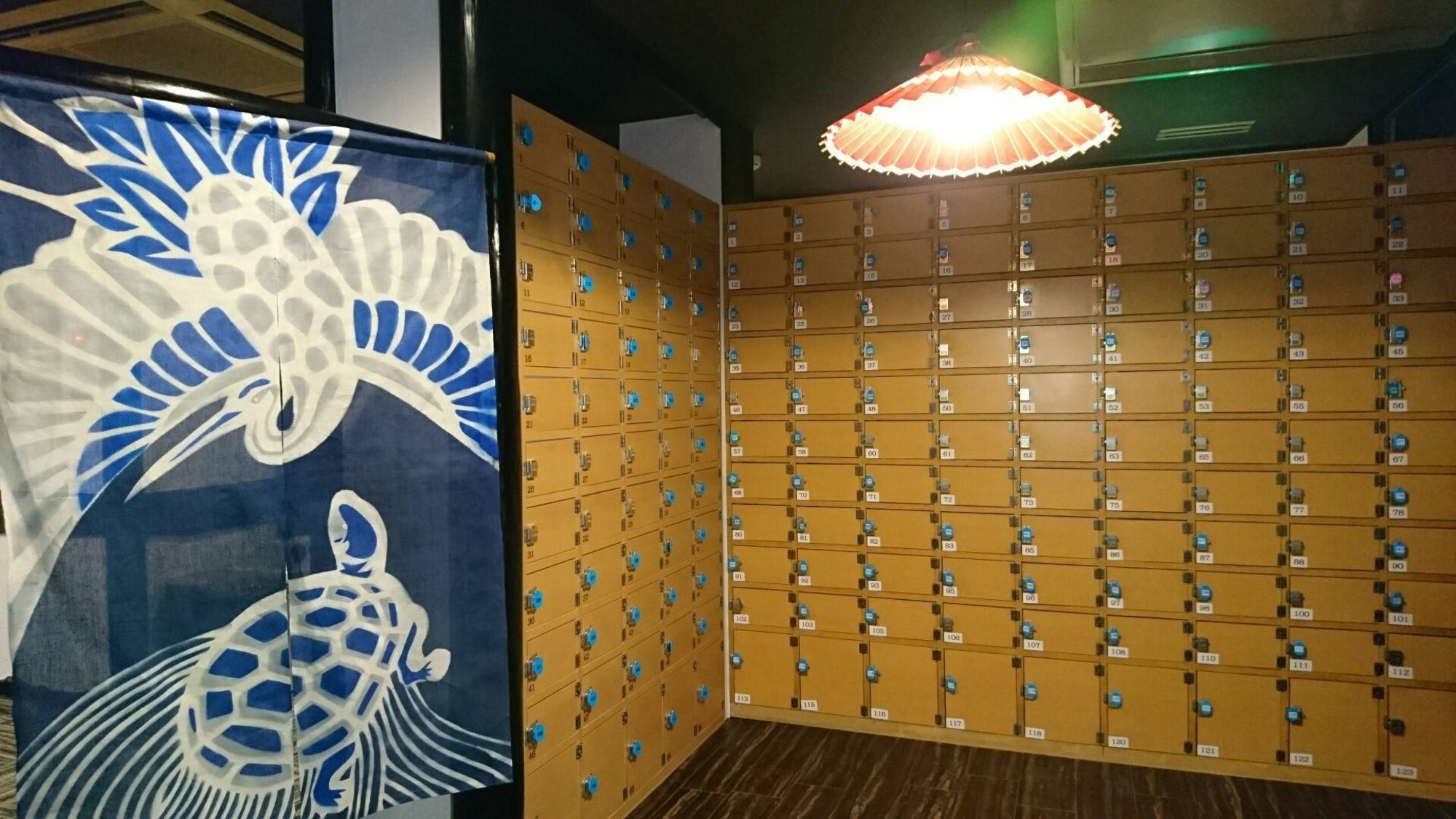 Capsule Hotel Hatagoya Токио Екстериор снимка